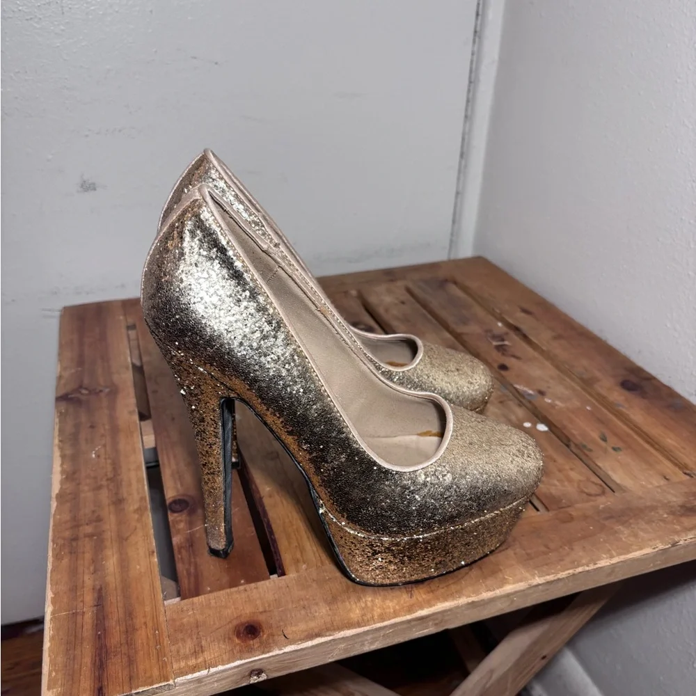 D Heart Gold Glitter Stiletto Platform Heels